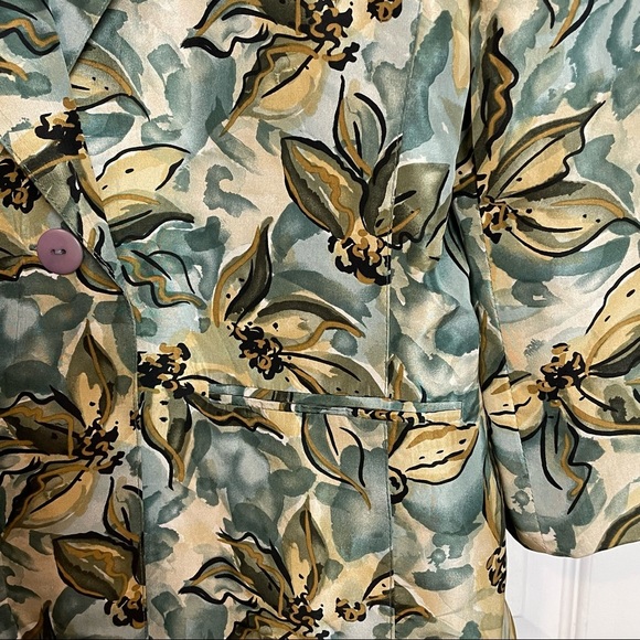 Printed SILK Jacket - Picture 6 of 10